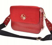 Laura Biaggi - torebka listonoszka kuferek czerwona zamszowa klapa JS170