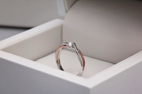 Złoty pierścionek PXD1943R - Diament na Arena.pl