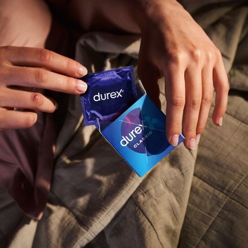 DUREX Classic klasyczne Prezerwatywy Nawilżane Gładkie Komfortowe 24 sztuki na Arena.pl