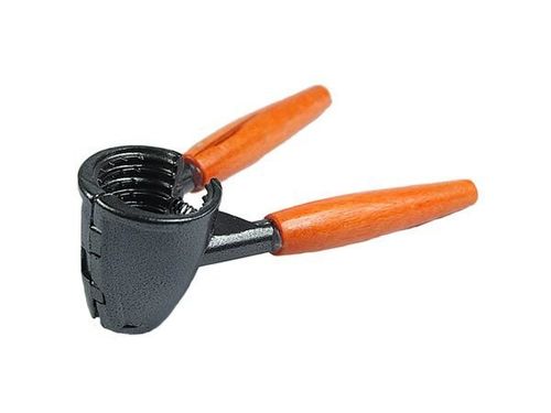 Dziadek do orzechów z otwieraczem do wina na Arena.pl