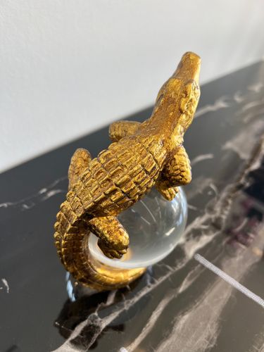 Figura dekoracyjna krokodyl na kuli 17x12x9 na Arena.pl
