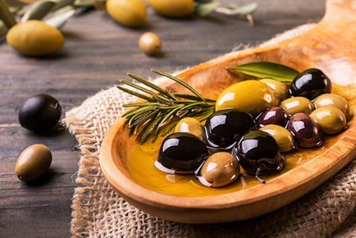 Oliwa z Oliwek Extra Virgin 5L Grecka Sitia 0,2 Puszka + Butelka na Oliwę na Arena.pl