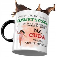 Kubek Czarny Kosmetyczki Na Cuda Trzeba Poczekać Z Nadrukiem Ze Zdjęciem