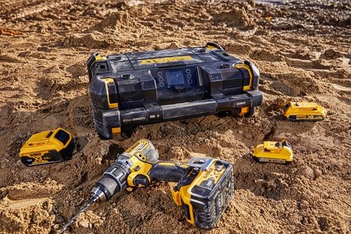 Radio budowlane Bluetooth TSTAK DEWALT DWST1-81078 z funkcją ładowarki na Arena.pl