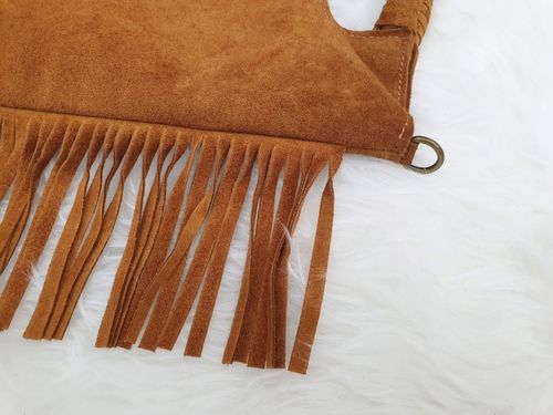 VERA PELLE torebka zamszowa listonoszka boho z frędzlami V406 brązowa na Arena.pl