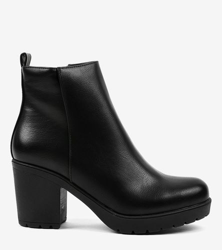 Czarne botki na słupku BM172 40 na Arena.pl