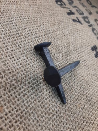 Kute gwoździe 70 mm 8x8mm na Arena.pl