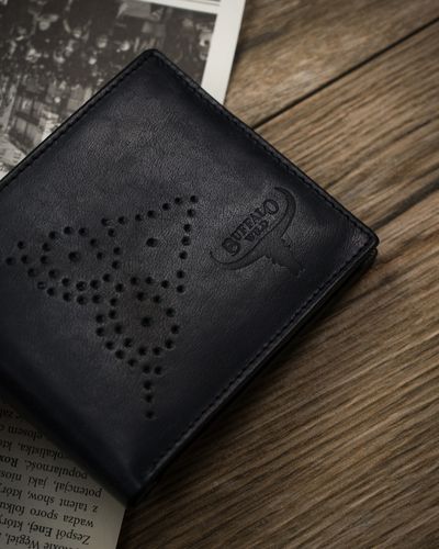 skórzany portfel męski ze zdobionym frontem — buffalo wild na Arena.pl