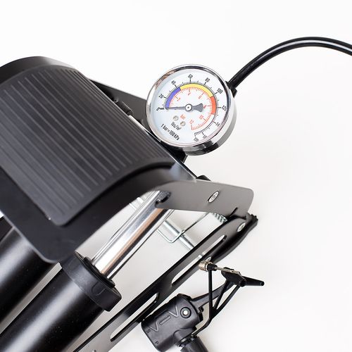 Pompka Nożna Rowerowa Samochodowa Dwutłokowa Z Manometrem na Arena.pl