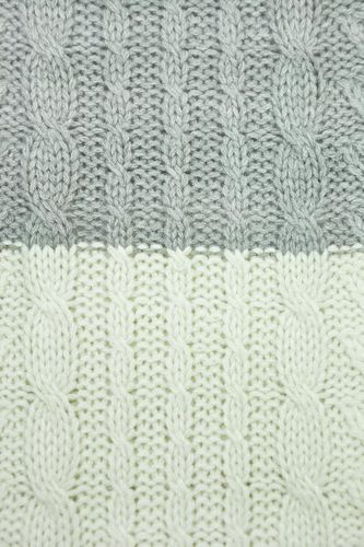 Pull&Bear Siwo-Kremowy Sweter, Warkocz - 40 / L na Arena.pl
