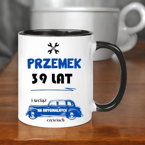 KUBEK Z NADRUKIEM ŚMIESZNY PREZENT URODZINY IMIENINY KOLEGI DOWOLNE IMIĘ na Arena.pl