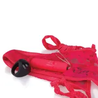 the screaming o panty vibe red - zdalnie sterowany model z majteczkami