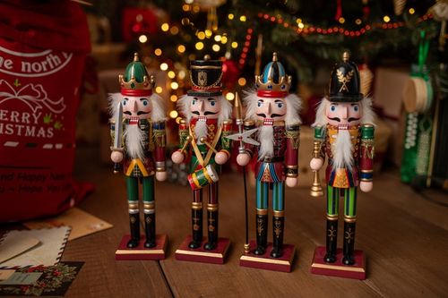 ŚWIĄTECZNE FIGURKI DZIADEK DO ORZECHÓW DUŻY DREWNIANY OZDOBA NA PODSTAWCE na Arena.pl