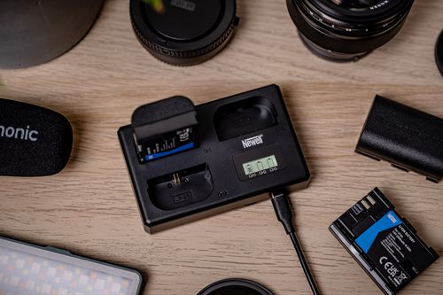 Ładowarka trójkanałowa Newell TT-USB-C do akumulatorów LP-E6 do Canon na Arena.pl