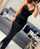 Długa czarna sukienka maxi z rozcięciami Daliya