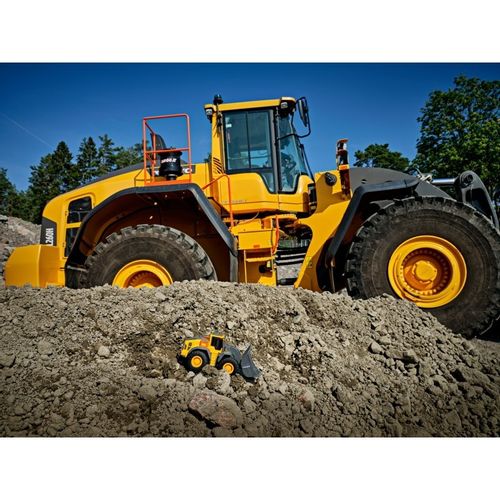 DICKIE Construction Spychacz Volvo 23 cm na Arena.pl