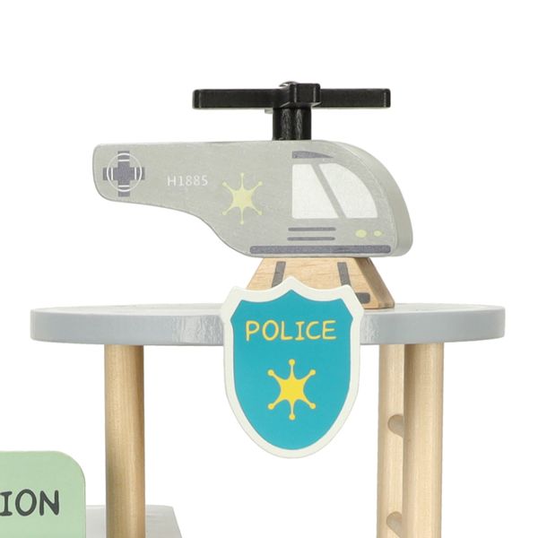 Komisariat policji drewniany tor + radiowóz helikopter parking zdjęcie 4