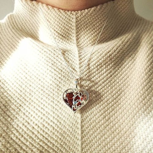 Naszyjnik Bursztynowe serce bursztyn grawer na Arena.pl