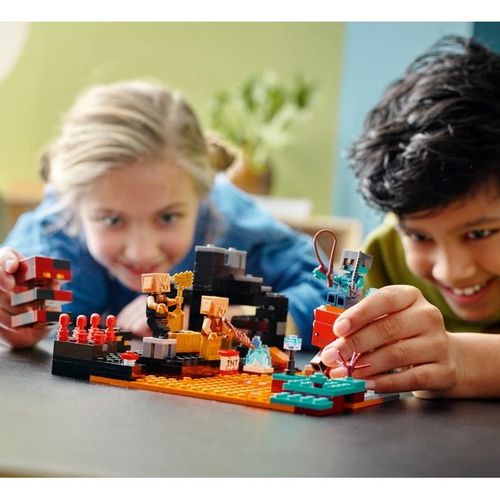 Lego Minecraft Bastion w Netherze 21185 na Arena.pl