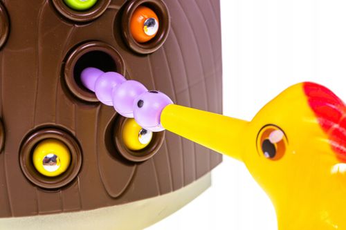 DZIĘCIOŁ ŁAPIE OWADY NR:8304 na Arena.pl