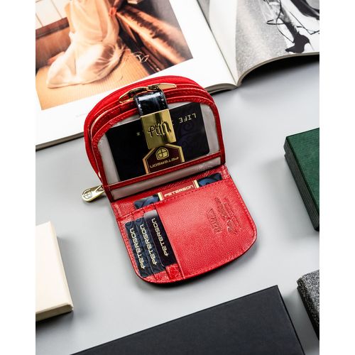 mały portfel damski ze skóry naturalnej w czerwonym kolorze z tłoczonym na Arena.pl