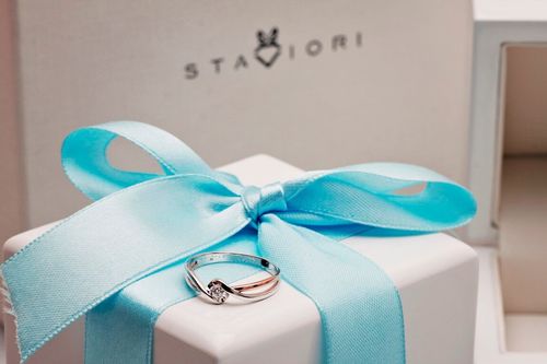 Złoty pierścionek PXD1943R - Diament na Arena.pl