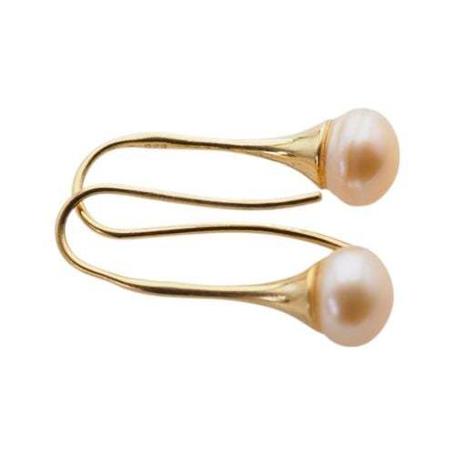 Kolczyki trąbki- łososiowe, okrągłe Perły w srebrze złoconym na Arena.pl