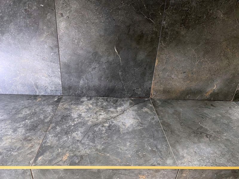 Marmurowy gres mrozoodporny 60x60 SZARY GRAFIT zdjęcie 1