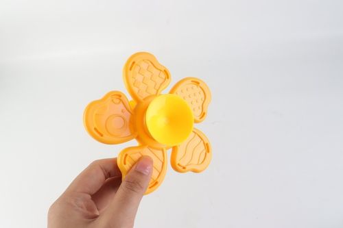 ZESTAW FIDGET SPINNER 3SZT DLA DZIECI Z PRZYSSAWKĄ PREZENT URODZINY ROCZEK na Arena.pl