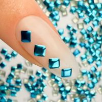 ShinePins gładkie ćwieki ozdoby do paznokci kwadratowe large NTN Nr 12 5g