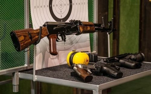 Strzelanie na strzelnicy na Arena.pl