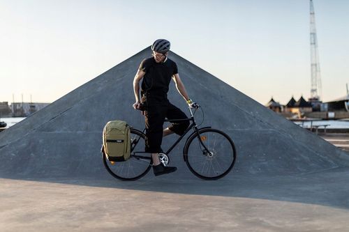 Plecak Miejski Sakwa Rowerowa Thule Paramount 26L Hybrid Pannier Black na Arena.pl