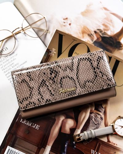 duży portfel damski z wężowym wzorem - peterson na Arena.pl