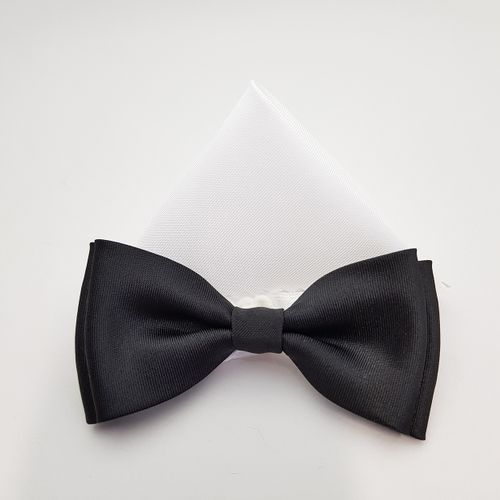 KOMUNIJNA  CZARNA MUSZKA Z BIAŁĄ POSZETKĄ na Arena.pl