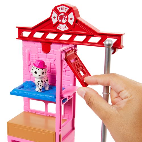 Barbie Kariera. Lalka Strażak Mattel na Arena.pl