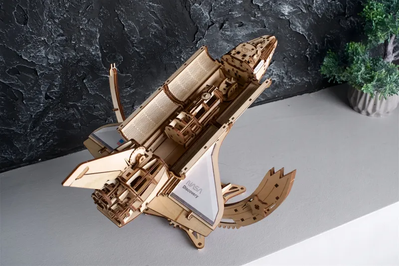 Puzzle 3D UGEARS Wahadłowiec NASA Discovery zdjęcie 12