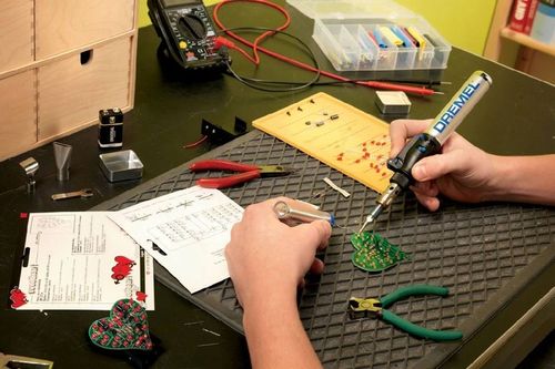 LUTOWNICA GAZOWA PALNIK VERSATIP 2000-7 DREMEL + OSPRZĘT na Arena.pl