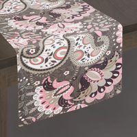 Obrus dekoracyjny ALVINA 35x180 Eurofirany czarny/różowy