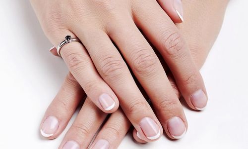 Złoty pierścionek PBD1595B - Diament na Arena.pl