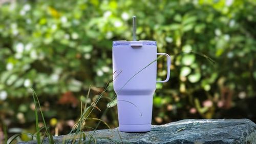 Kubek Termiczny do Auta Ze Słomką Ustnikiem Nieprzeciekający 900ml Termos na Arena.pl