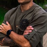 Męska bawełniana koszulka z haftowanym motywem Piratów