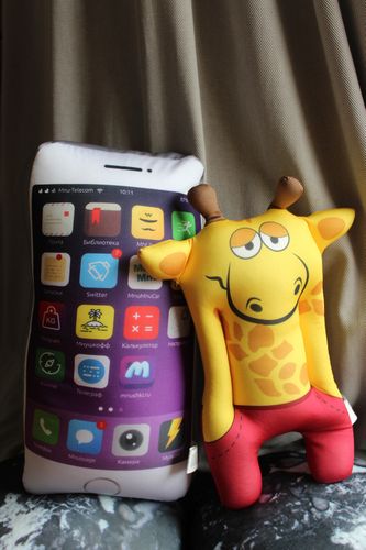 Relaksacyjna poduszka 3D na prezent - iPhone na Arena.pl