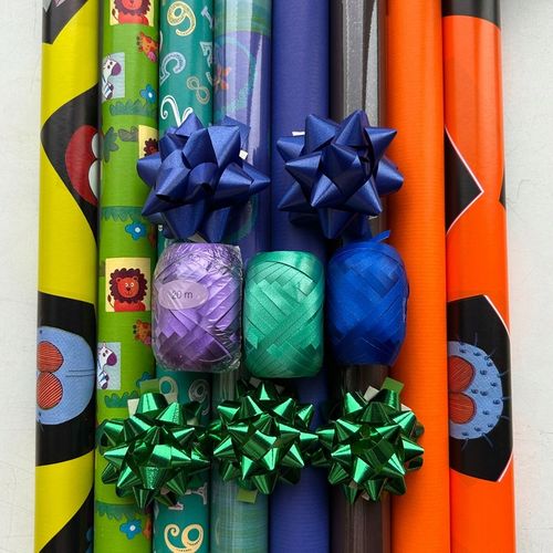 Zestaw do pakowania prezentów papier i ozdoby ZST39 8szt i dodatki na Arena.pl