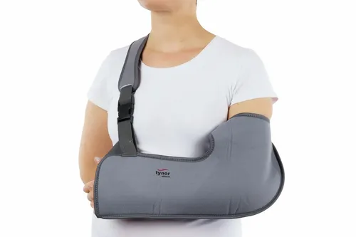 TEMBLAK RĘKI ORTEZA GIPS OCHRANIACZ na Arena.pl