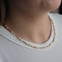 Naszyjnik - Białe Perły, złoty hematyt i srebro złocone