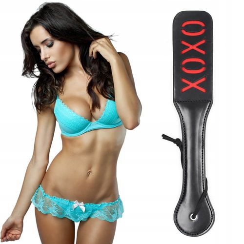 Packa do klapsów i chłosty, skóra wegańska. Motyw XOXO. Czarno-czerwona. na Arena.pl