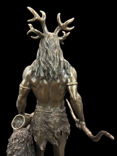 MYŚLIWY HERN Z JELENIEM I WILKIEM VERONESE WU76981A4 na Arena.pl