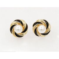 kolczyki zawijasy z perełką złoto z czernią k517