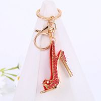 Breloczek Elegancki Bucik Piękna Czerwona Szpilka Celebrytka Cekiny do Auta