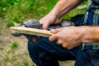 AKUMULATOROWY SEKATOR BEZSZCZOTKOWY DO GAŁĘZI 18V 30mm GRAPHITE 58G029